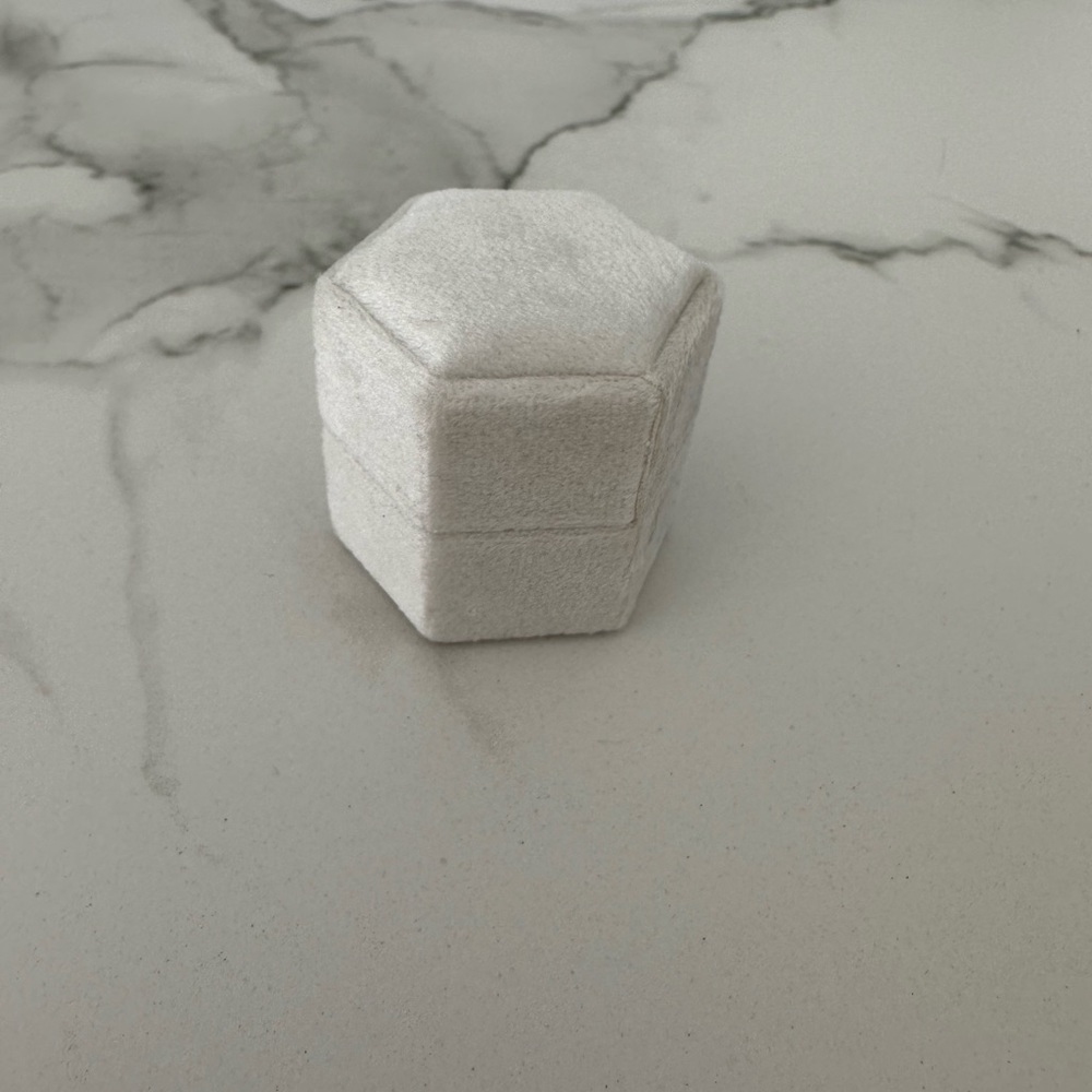 Velvet Ring Box - Picture 3 of 7